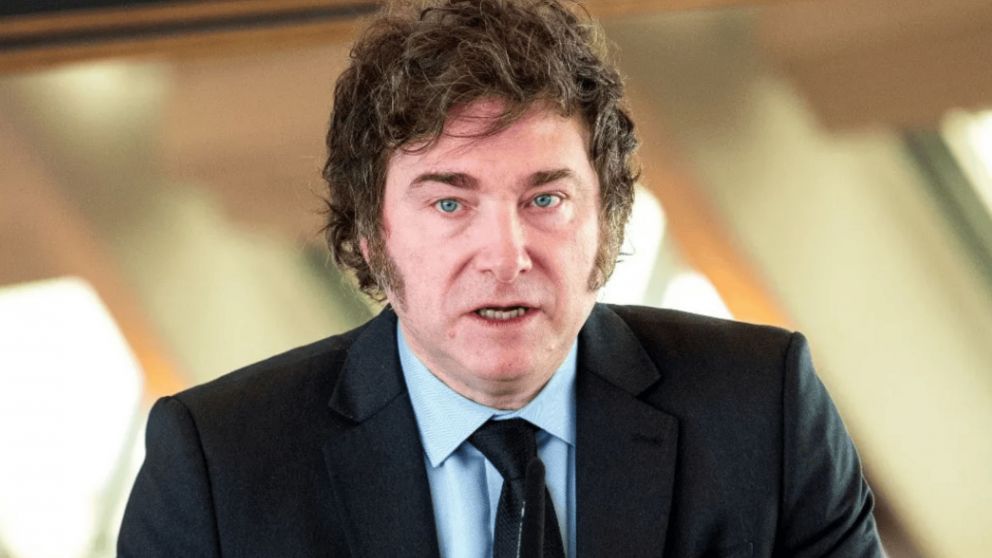 Pichetto dej� de reunirse con Santiago Caputo e irrumpe en su agenda para limitar a Milei