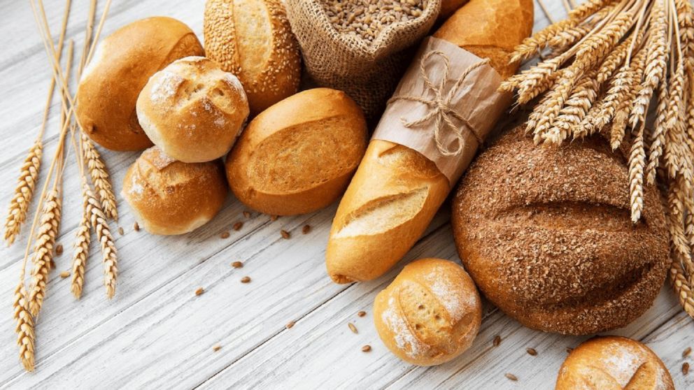 3 recetas fáciles para hacer pan casero tradicional, integral y tipo lactal, ideales para el desayuno o la merienda.