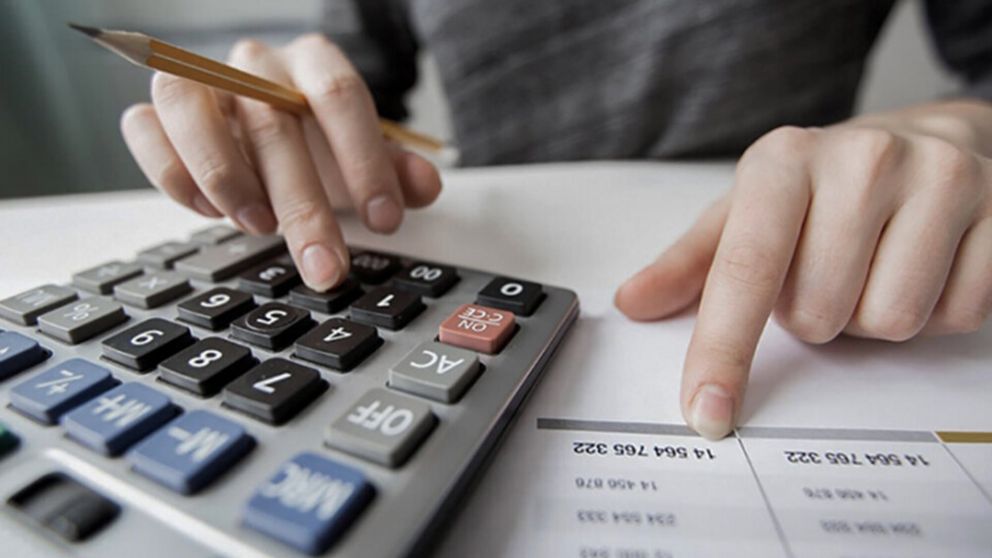 Las transferencias a provincias que podrá recortar Caputo