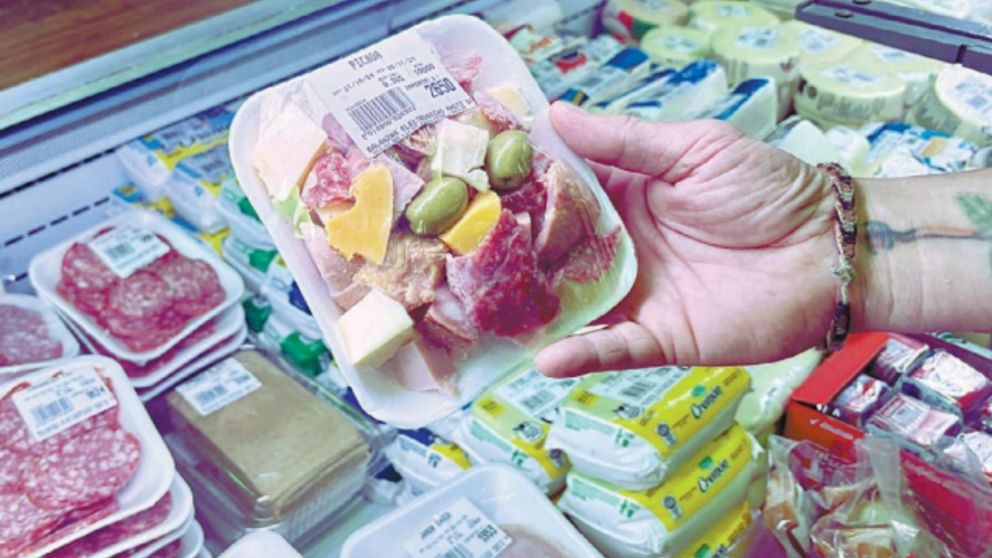 Comprar recortes de fiambres, una variable más económica (Crónica/Carlos Ventura)..