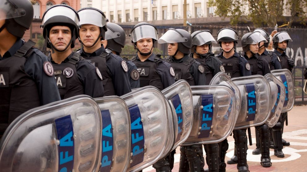 Aumento en los sueldos de la Policía Federal Argentina en noviembre