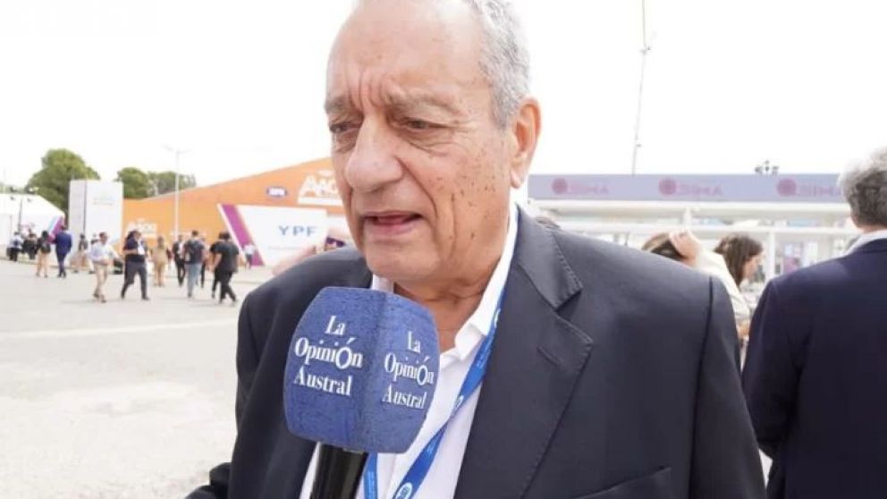 La AOG Patagonia 2024 abrió sus puertas en Neuquén y en el primer día se vieron nuevos interesados de otros países. Para el presidente del IAPG, Ernesto López Anadón, tiene que ver con la nueva Ley Bases y pidió que las políticas de este gobierno de Javi