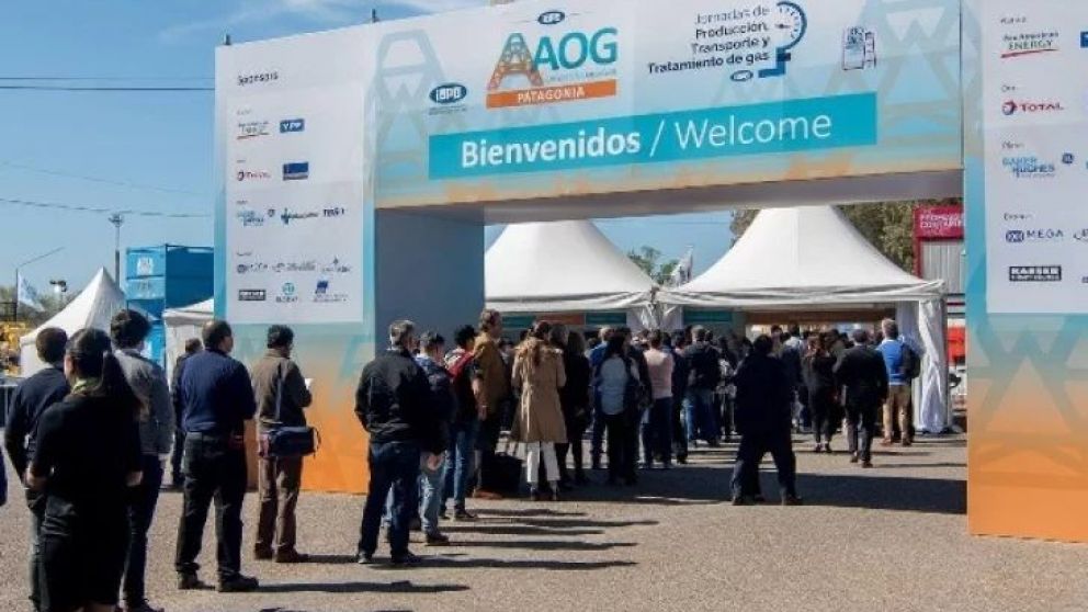 Desde hoy, Neuquén recibirá a miles de visitantes que se darán cita a la AOG Patagonia 2024. Charlas, debates, conferencias, encuentros de CEOs, ponencias de empresarios y mucho más forman parte de la actual edición del evento energético de Argentina.