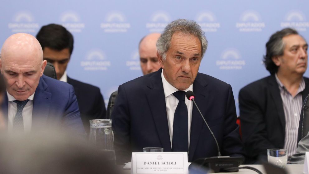 Scioli fue a defender el presupuesto libertario frente al kirchnerismo