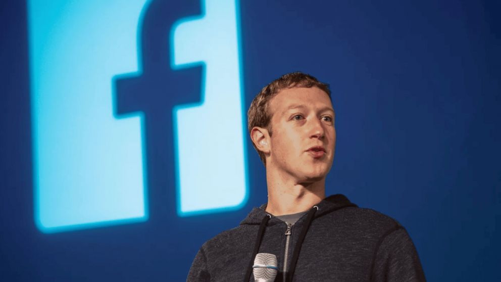 El creador de Facebook tomó una drástica medida con sus empleados