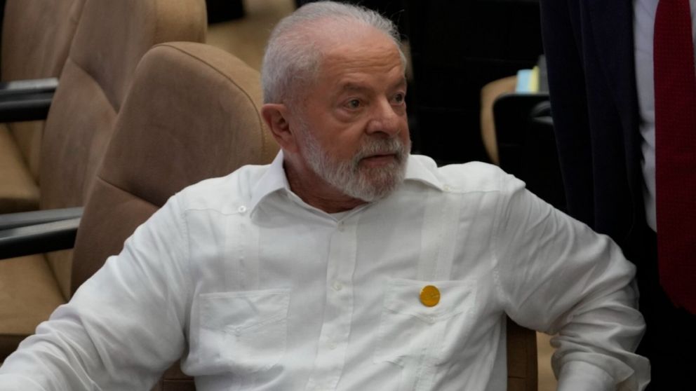 El mandatario explicó que "se está cuidando"