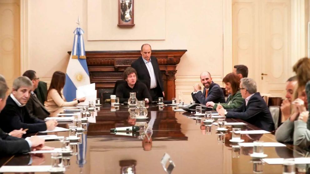 Javier Milei en una reunión de Gabinete en Casa Rosada