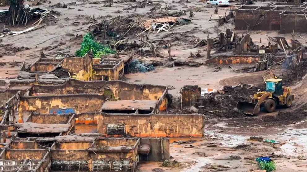 El desastre causó diecinueve muertos y daños irreparables