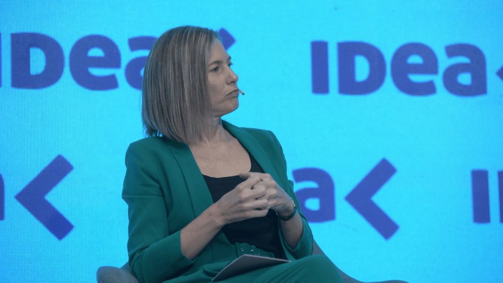 Carolina Castro, la nota disonante en el Coloquio de IDEA