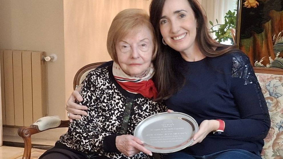 Tras su gira por Europa en la que mantuvo un encuentro con el Papa Francisco, Victoria Villarruel visitó a Isabel Perón.