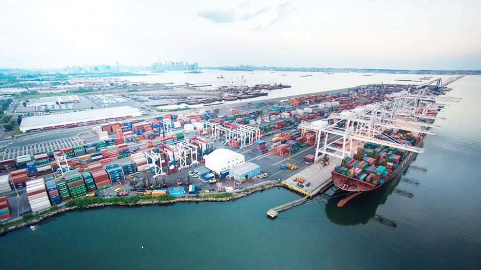 El puerto de Nueva York, uno de los posibles afectados por la huelga