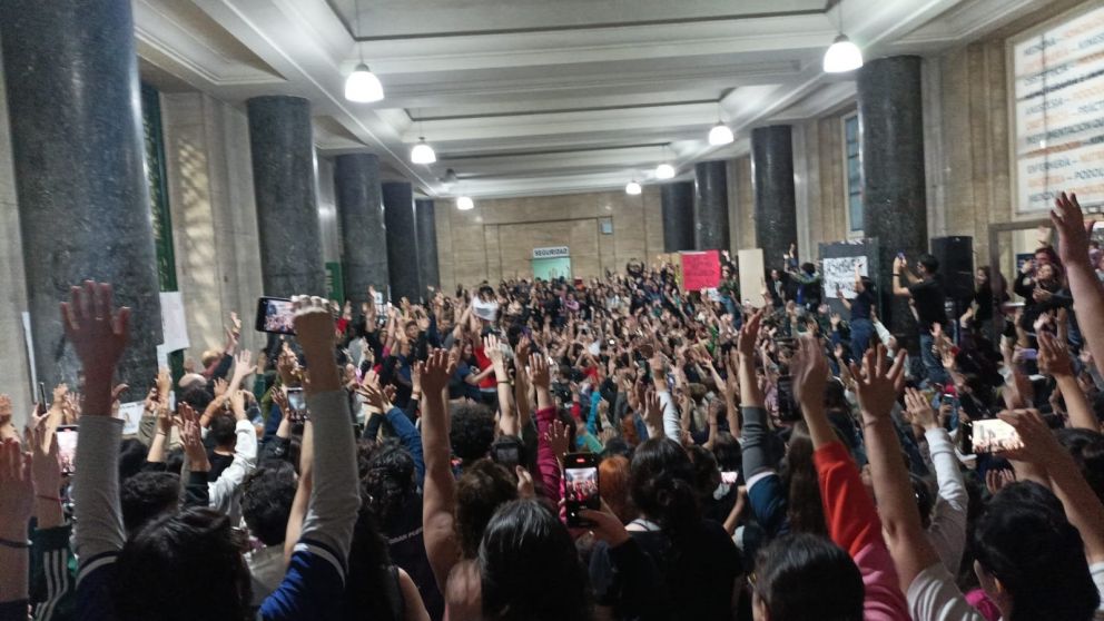 Estudiantes tomaron las facultades de Medicina y Derecho de la UBA (Foto X).
