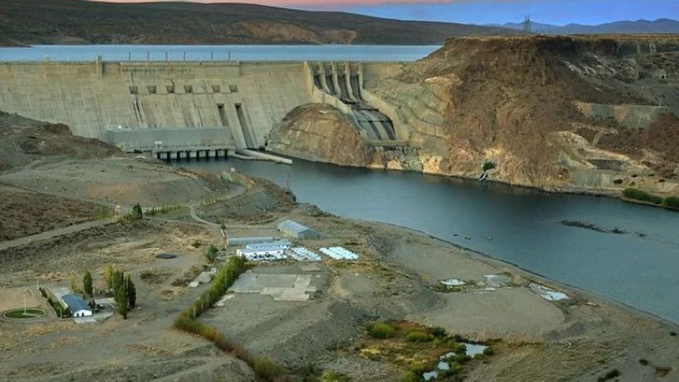 La Agencia de Transformación de Empresas Públicas estará a cargo de la venta de las centrales Alicurá, El Chocón, Cerros Colorados y Piedra del Águila.