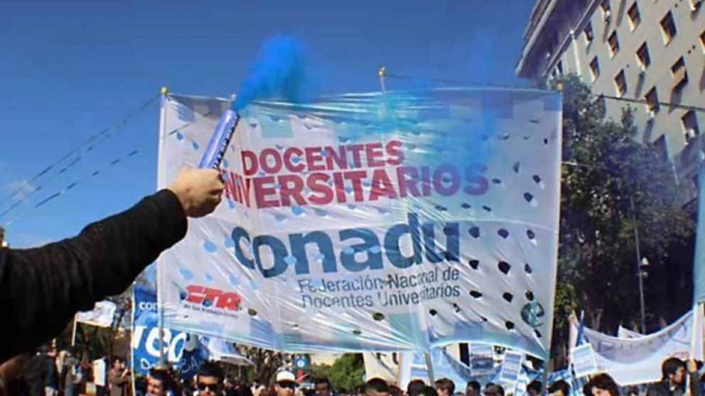 Capital Humano dio un aumento de sueldo: ¿Cuánto cobra un docente universitario?