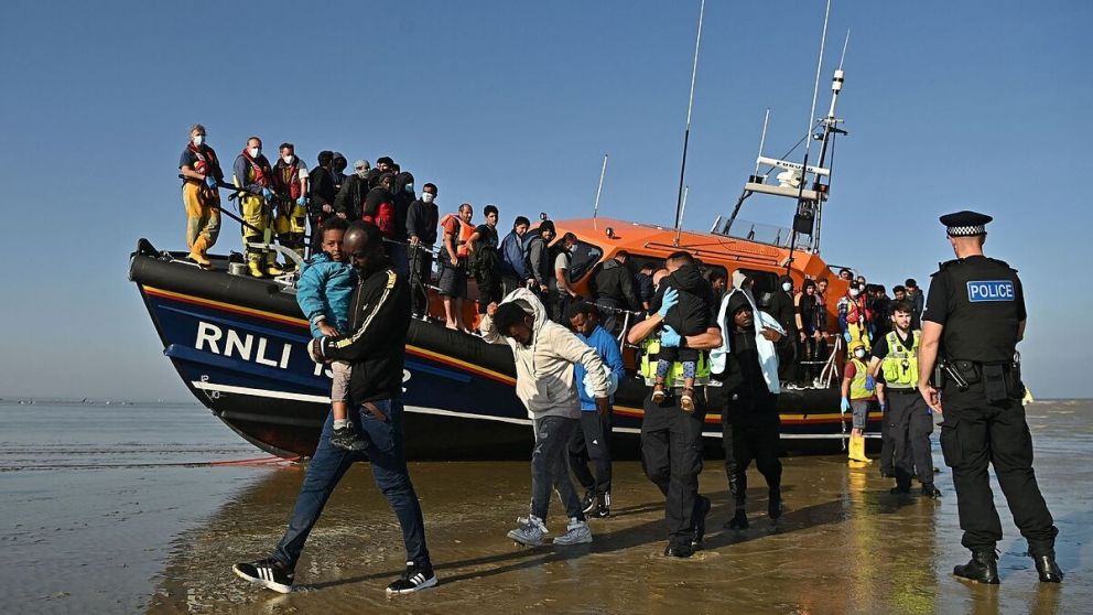 En lo que va de 2024, el número de personas que cruzaron el canal de la Mancha aumentó un 5% respecto al mismo período de 2023