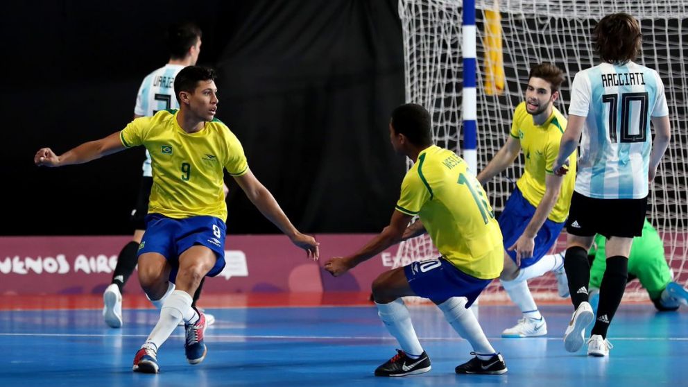 zzzznacd2NOTICIAS ARGENTINAS BAIRES, OCTUBRE 15: Argentina perdio 3 a 2 con Brasil en futsal. Foto NA: FIFAzzzz