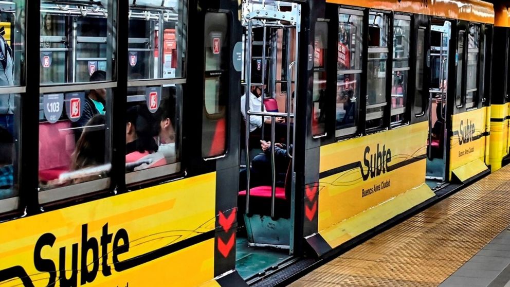 Una línea de subte se solidariza con el reclamo
