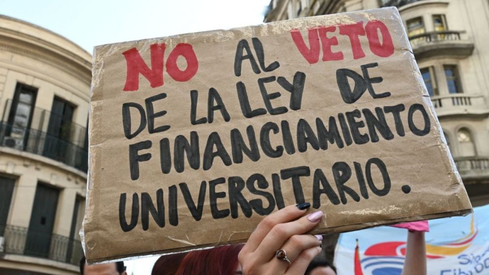 Los manifestantes llenaron la Plaza del Congreso