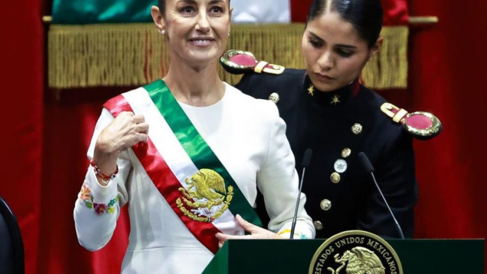 Momento histórico: Sheinbaum con la banda presidencial