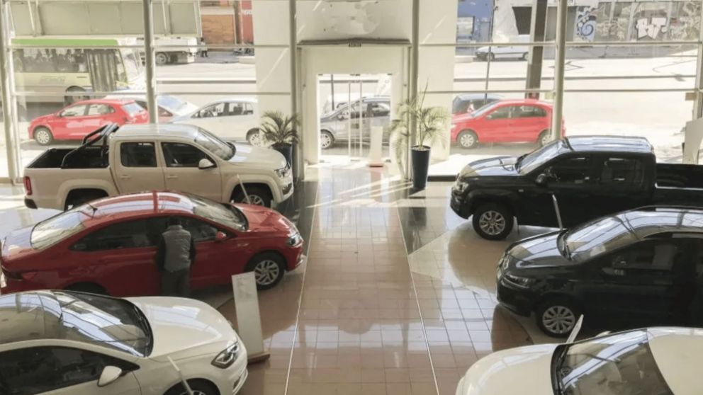Automotrices piden cumbre para evitar suspensiones