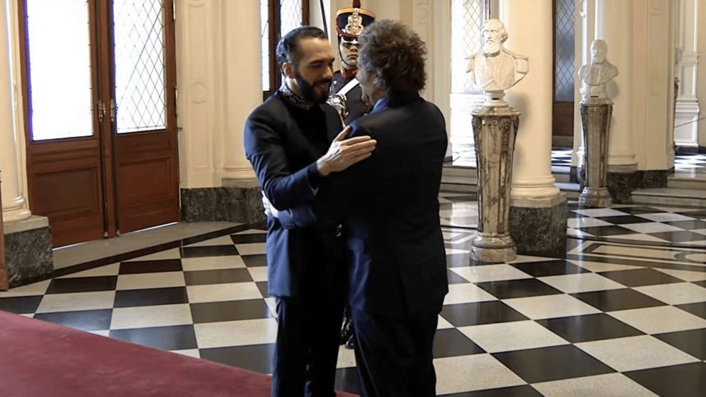 Javier Milei recibió al presidente de El Salvador, Nayib Bukele en la Casa Rosada