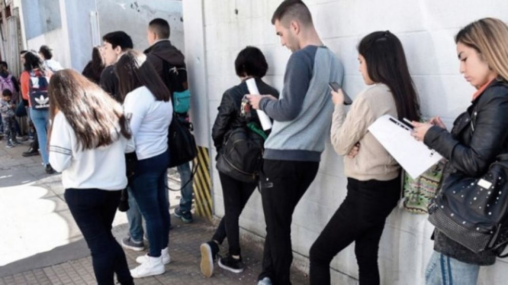 El salario registrado repunt� en julio pero sigue 7,7% real debajo de los niveles de noviembre