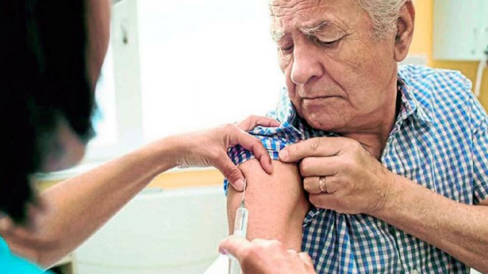 ¿Los jubilados podrán vacunarse contra el dengue?