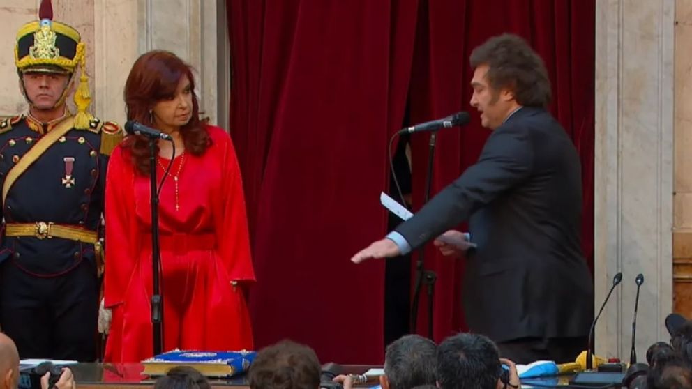 Como ya lo hizo con un documento, Cristina Kirchner renovó este lunes sus críticas a Javier Milei