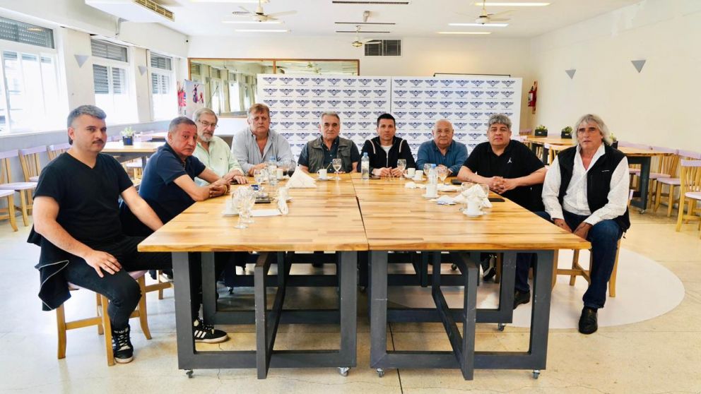 Sindicatos del transporte unidos y rumbo al paro ante la ofensiva del Gobierno