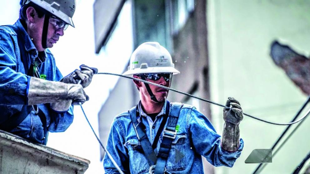 Un amparo dejó fuera de la quita por Ganancias al gremio de Luz y Fuerza