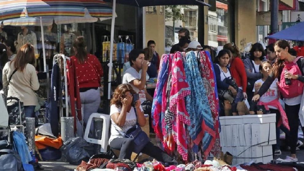 Once es el barrio m�s codiciado por los manteros, pero en Flores esta la cuadra que m�s los concentra
