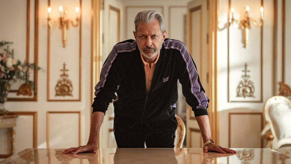 Jeff Golblum, excelente versión de un Zeus insoportable y pervertido.