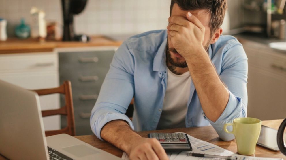 El 56% de los que se endeudaron le deben a un banco o entidad financiera