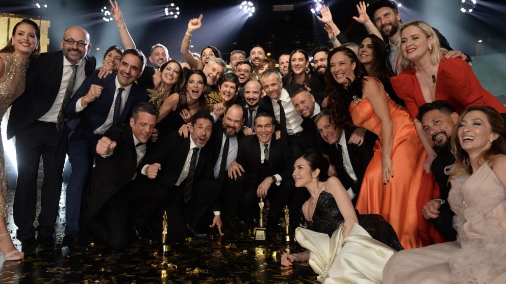 El equipo de Telefe Noticias festeja el Oro (cr�dito: Nahuel Ventura y Carlos Ventura)