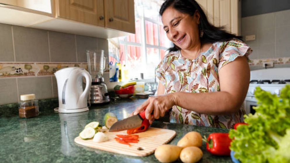 Aumento salarial para cocineros y personal especializado en septiembre