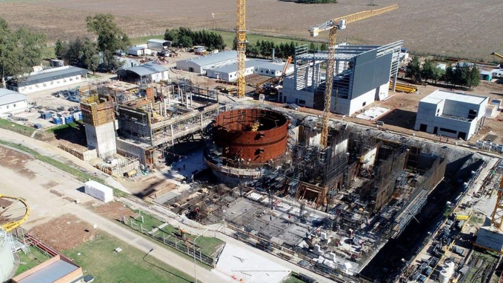 Despidos de trabajadores por el freno de proyecto oficial en energía atómica