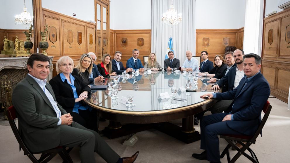 Cumbre en Casa Rosada con Karina Milei y diputados del PRO, LLA y el MID