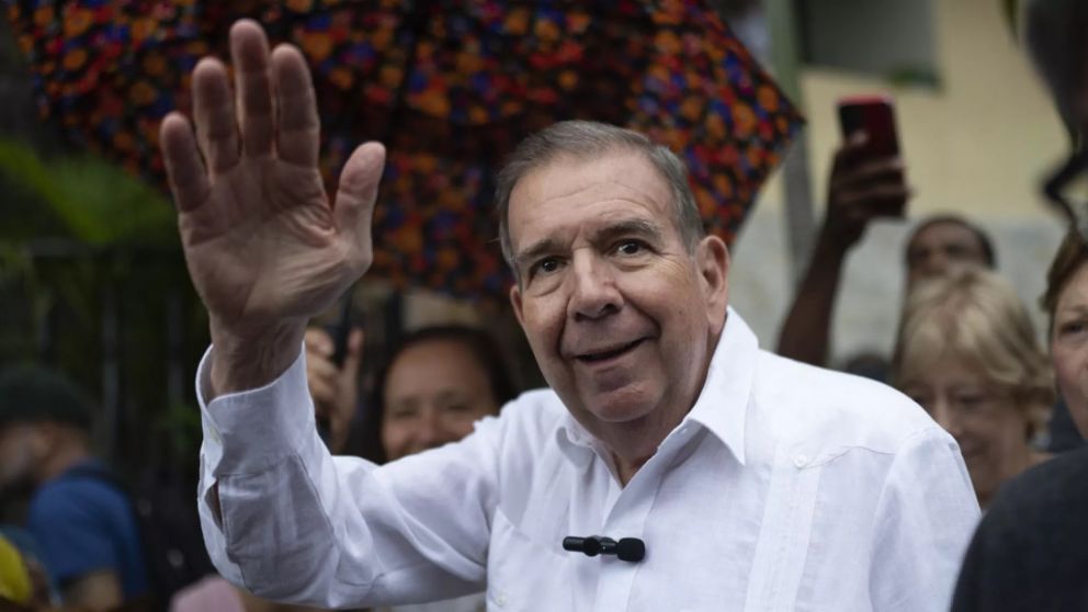 González Urrutia dejó Venezuela con rumbo a España