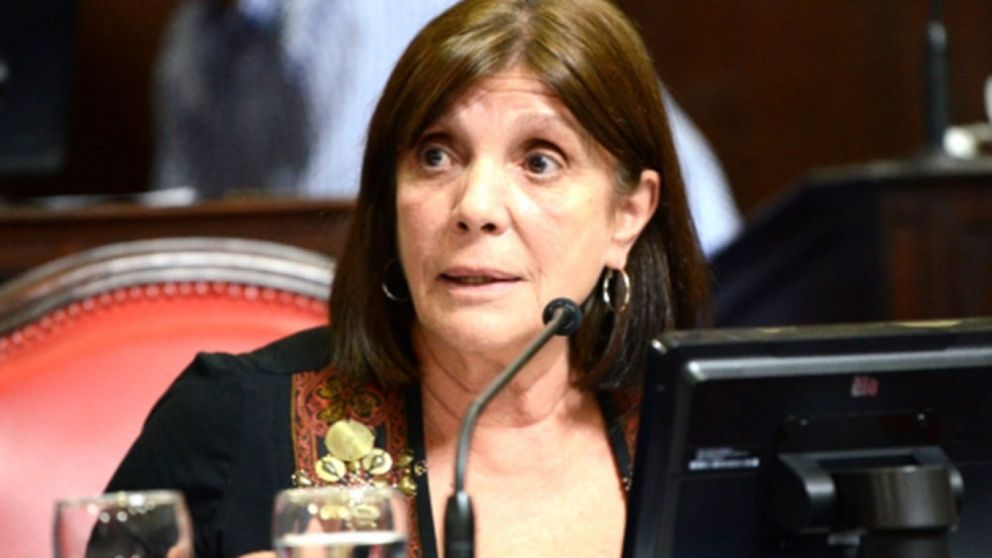Senadora García respaldo a la Intendenta Mendoza y recalentó la interna.
