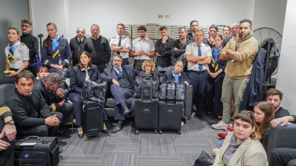 Aerol�neas e Intercargo anunciaron que descontar�n las horas no trabajadas