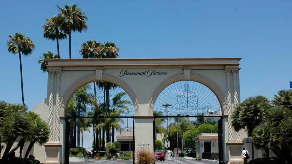 Un magnate entra en la batalla por el control de Paramount