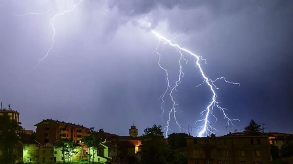 Llega la “tatormen”: lanzan una alerta meteorológica amarilla por tormentas Buenos Aires y casi todas las provincias