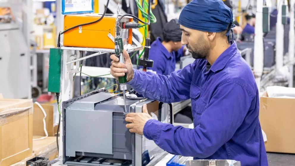 La industria estuvo en junio un 20% por debajo de su nivel en 2023