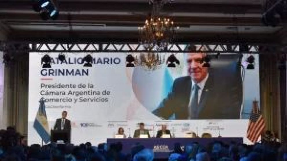 El presidente de la Cámara Argentina de Comercio ponderó el "conjunto de normas necesarias para salir del declive" que puso "en marcha" el gobierno de Javier Milei. "Bienvenidas las medidas de modernización laboral, el RIGI, y todas aquellas que apuntan