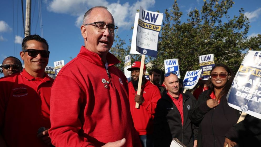 El presidente de United Auto Workers, (UAW) Shawn Fain