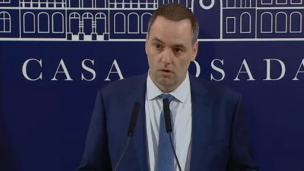 Manuel Adorni aseguró que es "absolutamente repudiable"