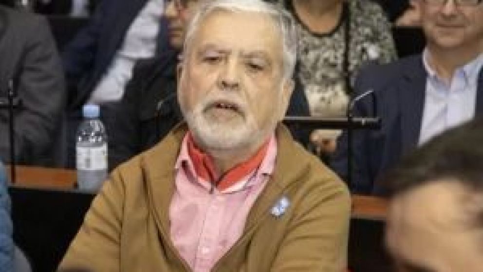  El exministro de Planificaci�n Federal indic� que la decisi�n pol�tica del gobierno de Javier Milei fue para perjudicar al gobernador de Buenos Aires, Axel Kicillof.