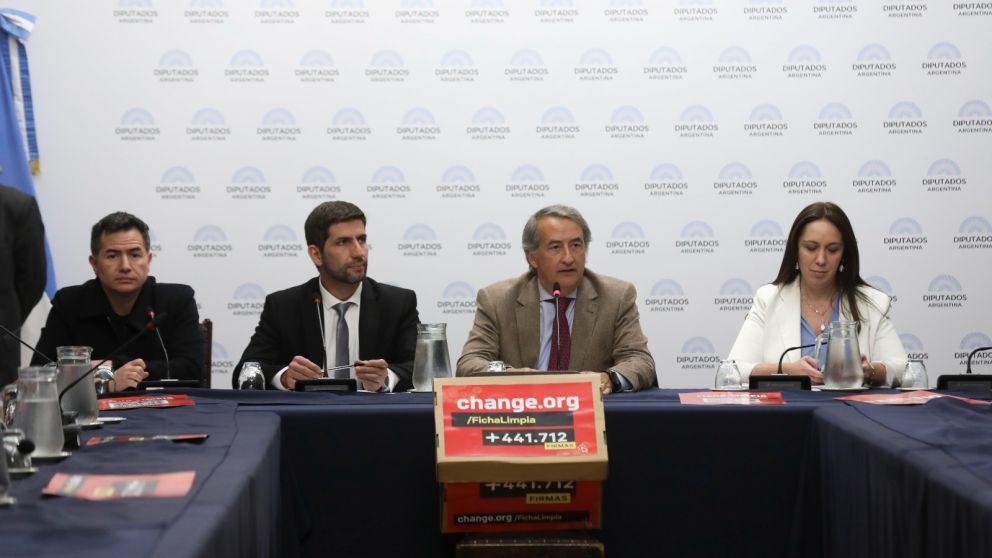 También consiguieron dictamen para que los votos de argentinos en el exterior puedan ser por correo