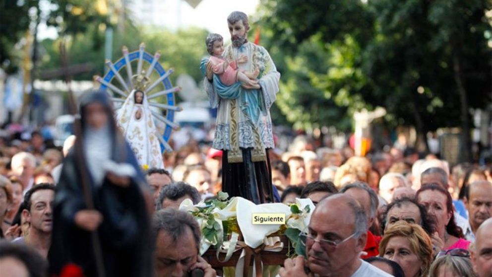 San Cayetano #7A: marcha a Plaza de Mayo y "una protesta multitudinaria y en paz"