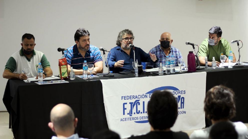 Paro nacional de los aceiteros por un conflicto en la negociación paritaria